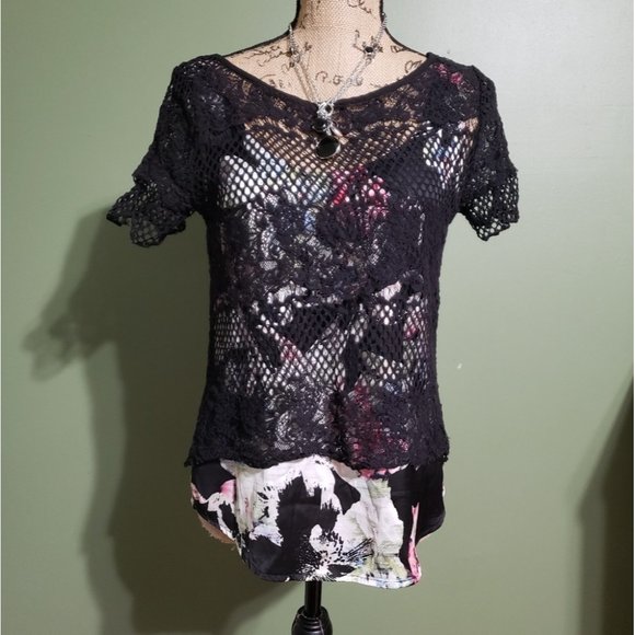 {WHBM} Layered Lace & Floral Tee - Picture 4 of 6